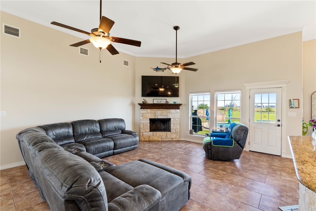 7064 Buddy Ganem Dr Property Photo 28