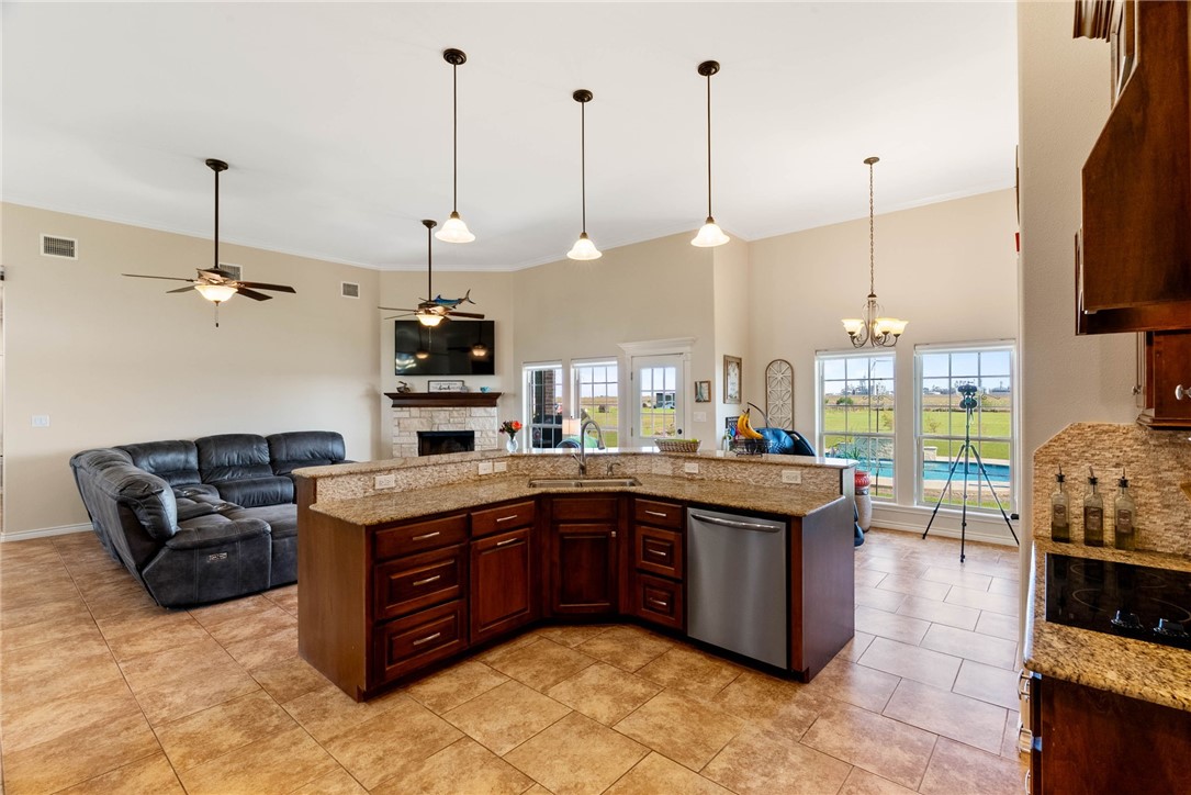 7064 Buddy Ganem Dr Property Photo 34