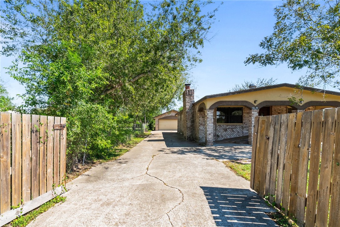 4148 Molina Dr Property Photo 2