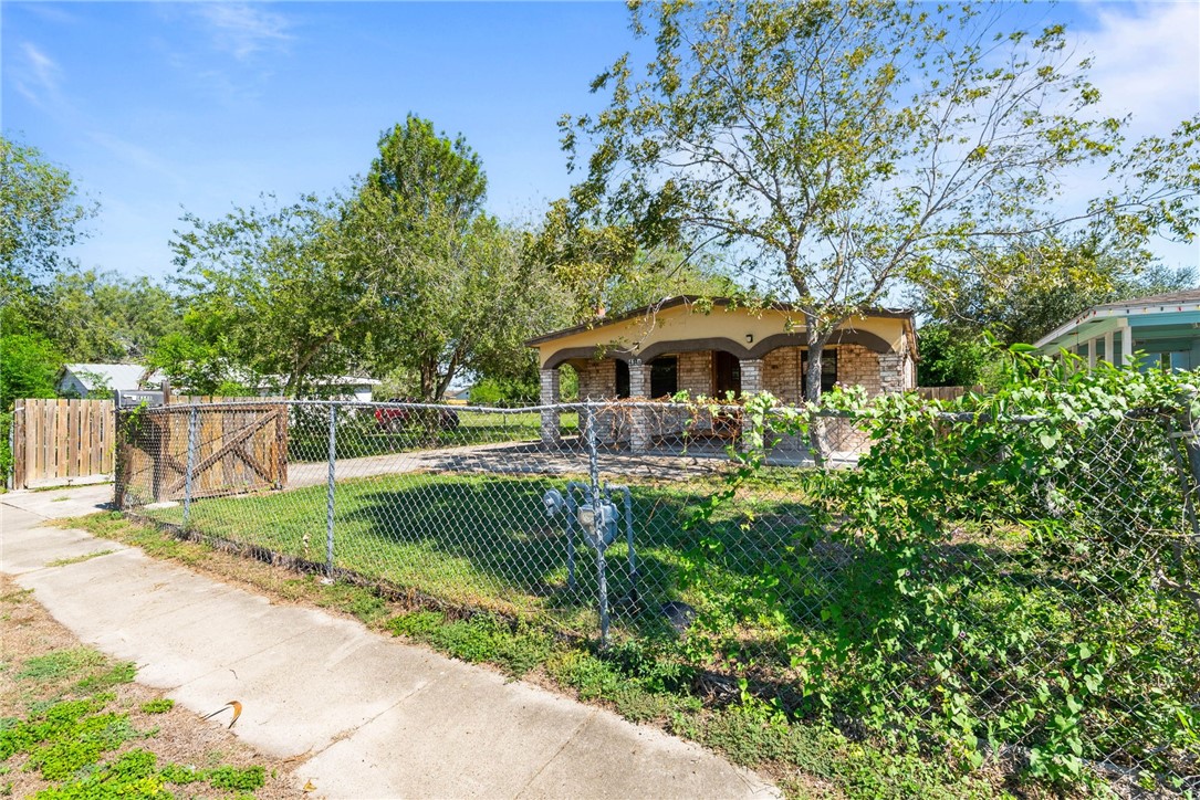 4148 Molina Dr Property Photo 3