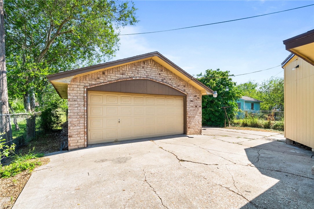 4148 Molina Dr Property Photo 23