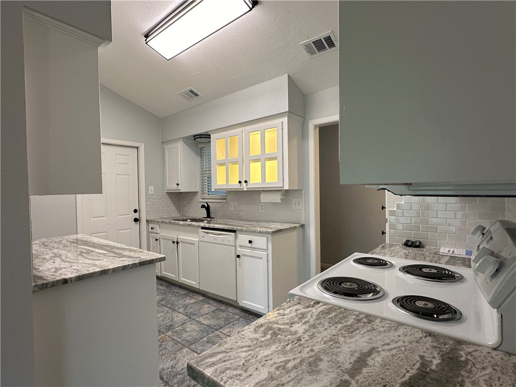 7445 Milky Way Dr Property Photo 7