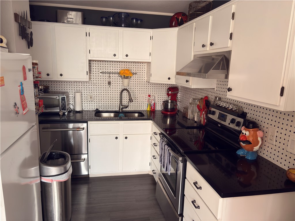 715 S Upper Broadway St 304 Property Photo 6