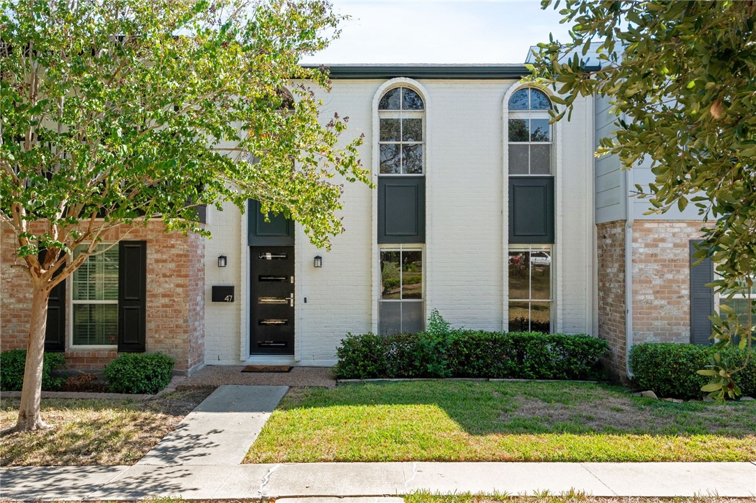 47 Townhouse Property Photo 1