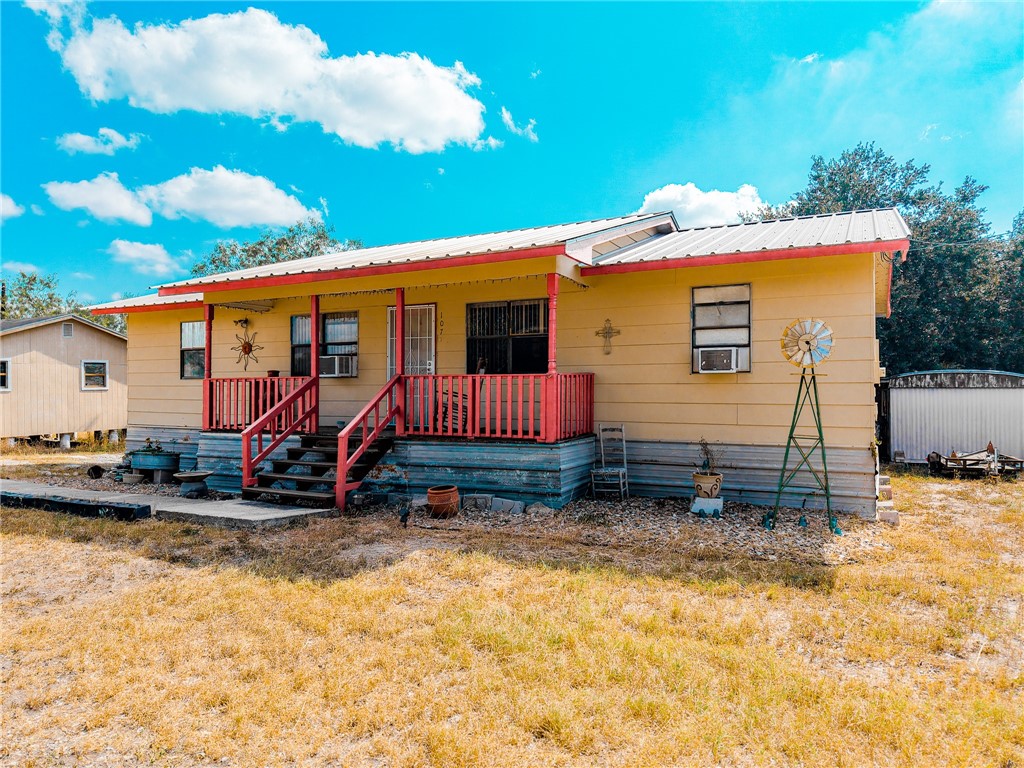 107 Kerry Drive Property Photo 1