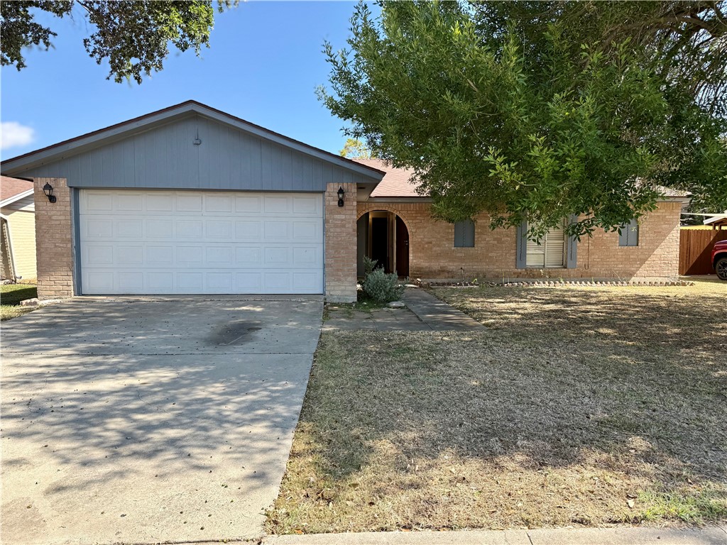 1612 Memorial Pkwy Property Photo 1