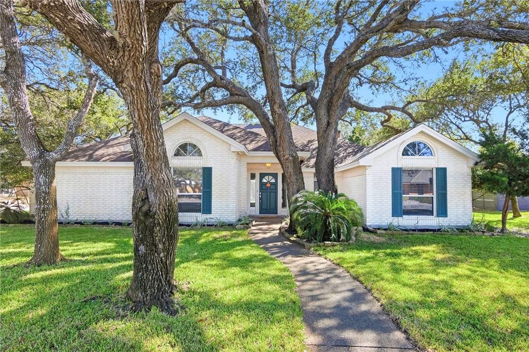 102 Cypress Point Property Photo 1