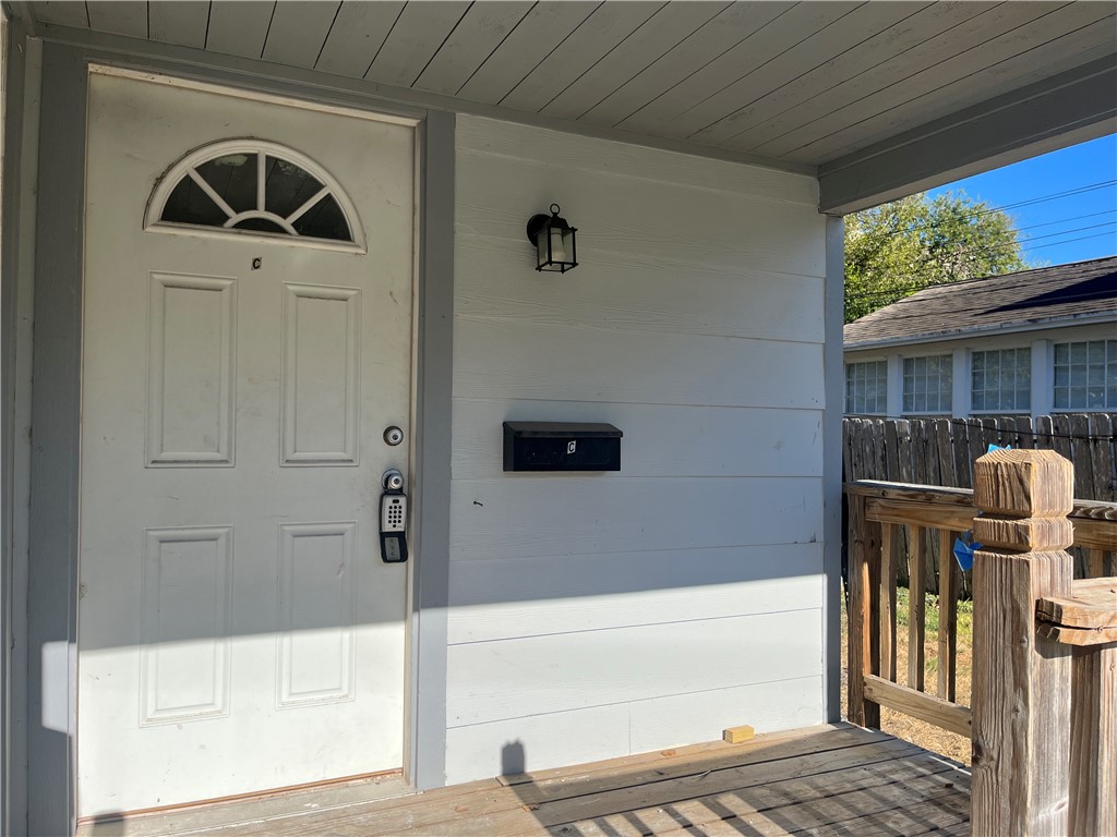 3412 Denver Ave C Property Photo 1