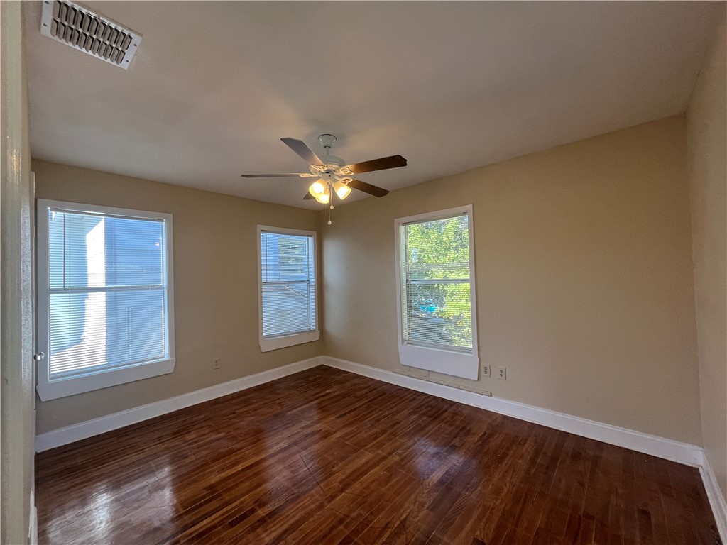 3412 Denver Ave C Property Photo 4
