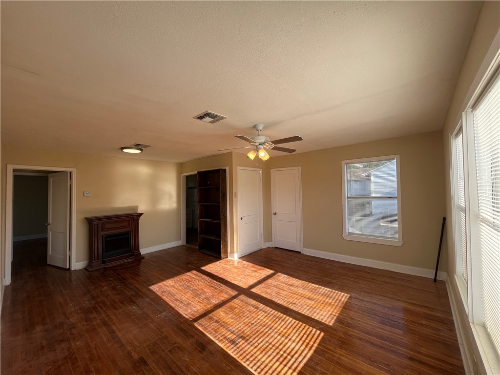 3412 Denver Ave C Property Photo 5