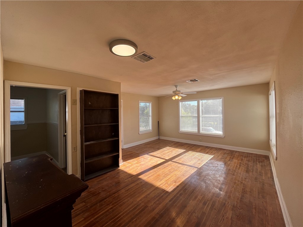 3412 Denver Ave C Property Photo 7