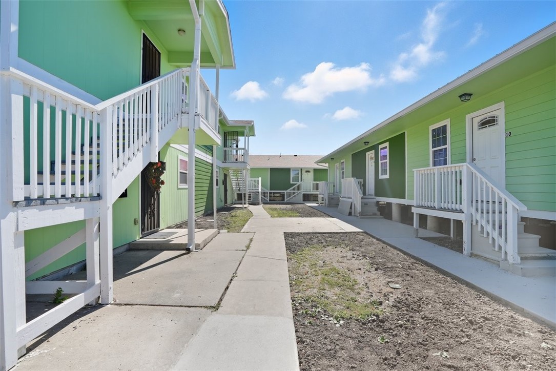 868 Gonzales St 9 Property Photo 1