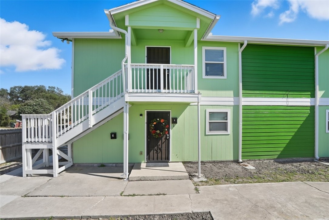 868 Gonzales St 2 Property Photo 1