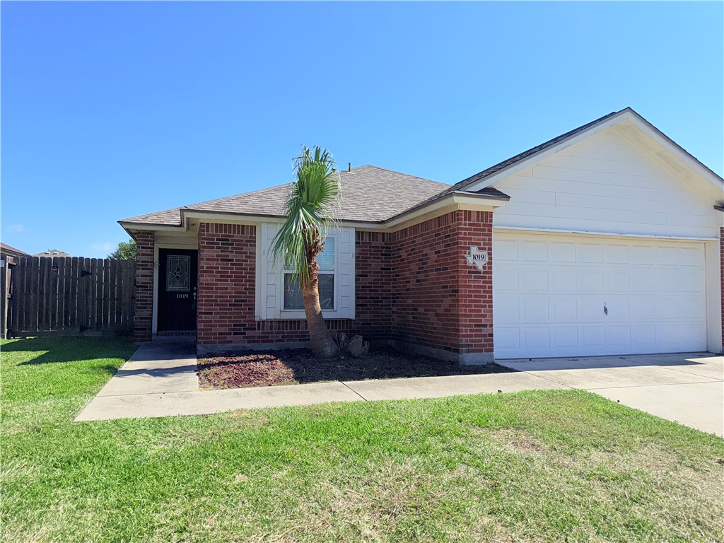 1019 Livermore St Property Photo 1