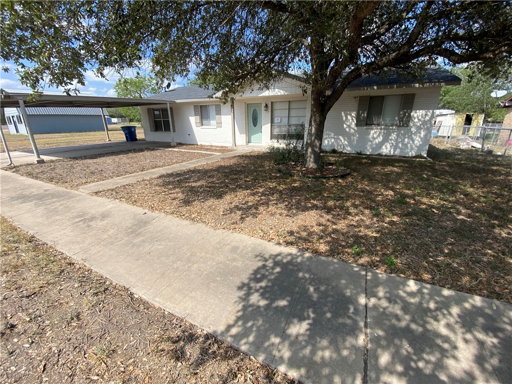 1006 Burleson St Property Photo 1