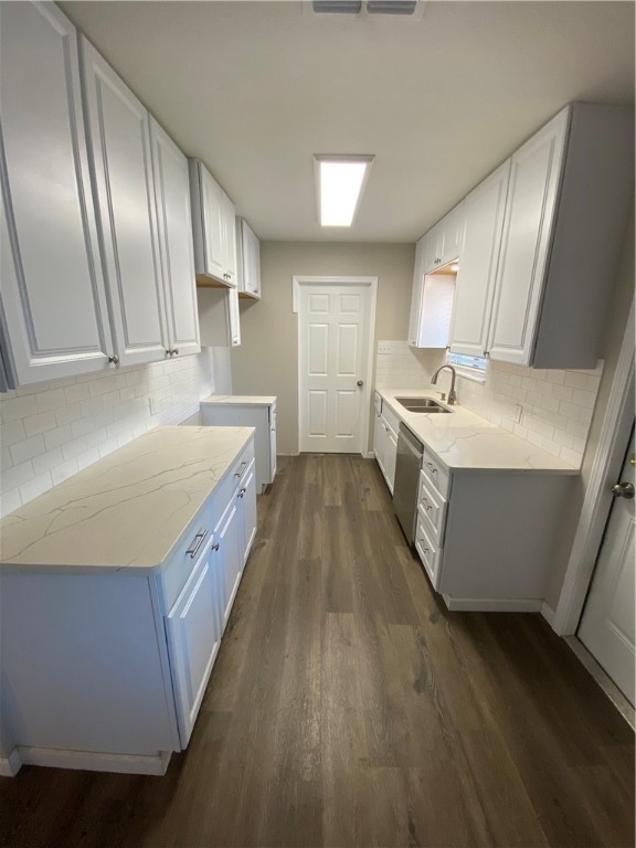 1006 Burleson St Property Photo 6