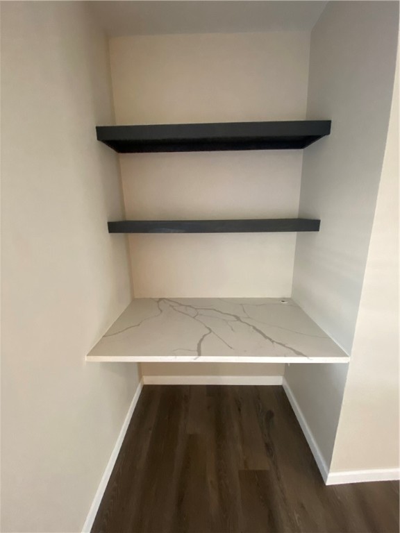 1006 Burleson St Property Photo 9