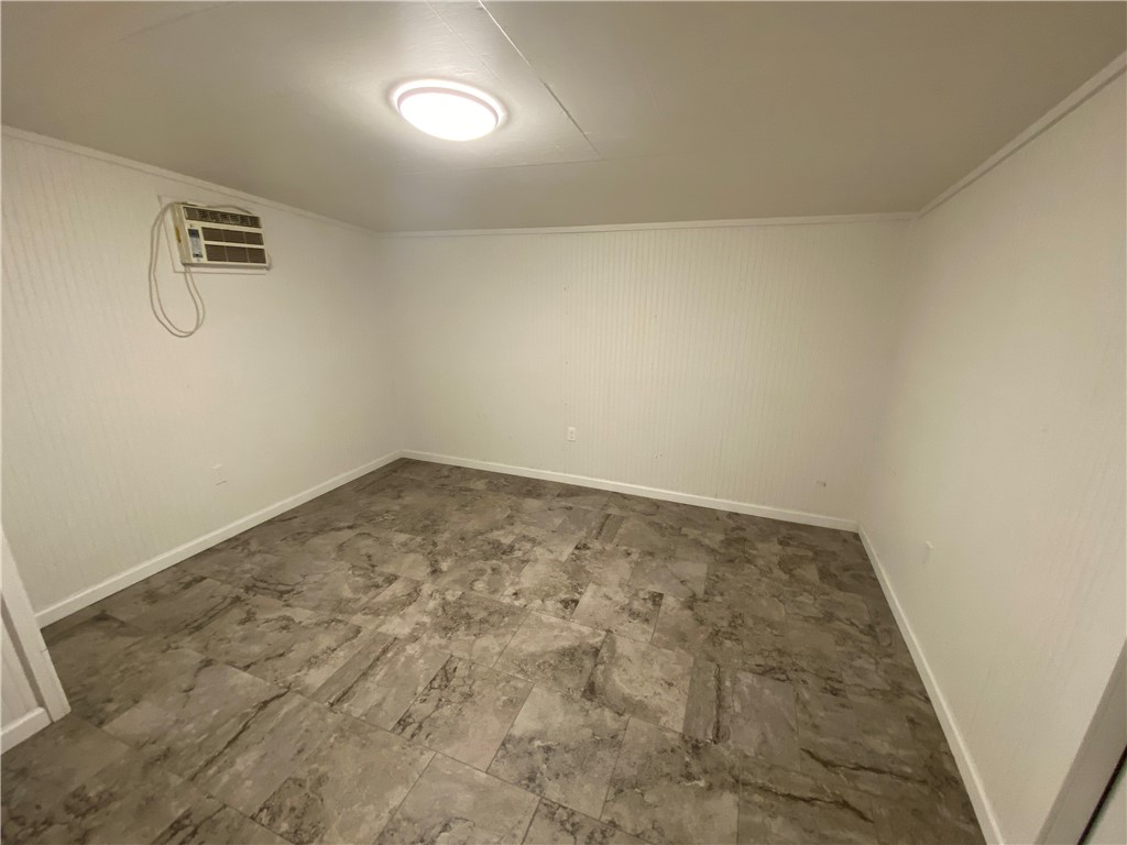 1006 Burleson St Property Photo 11