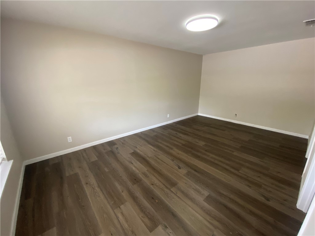 1006 Burleson St Property Photo 12