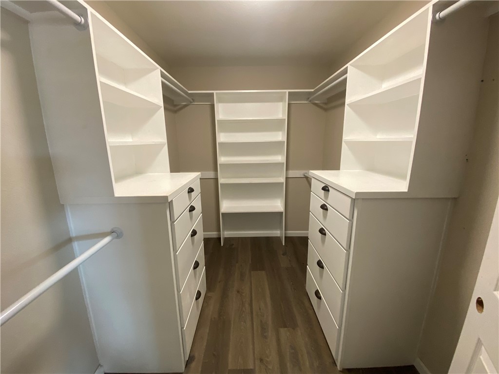 1006 Burleson St Property Photo 13