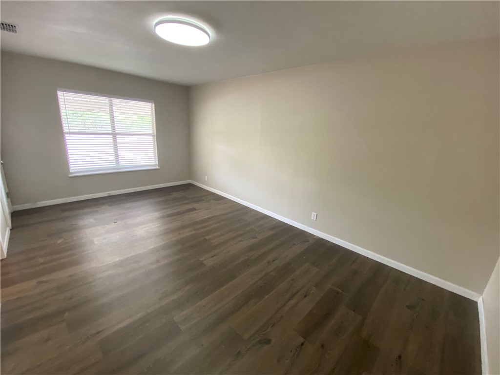 1006 Burleson St Property Photo 16