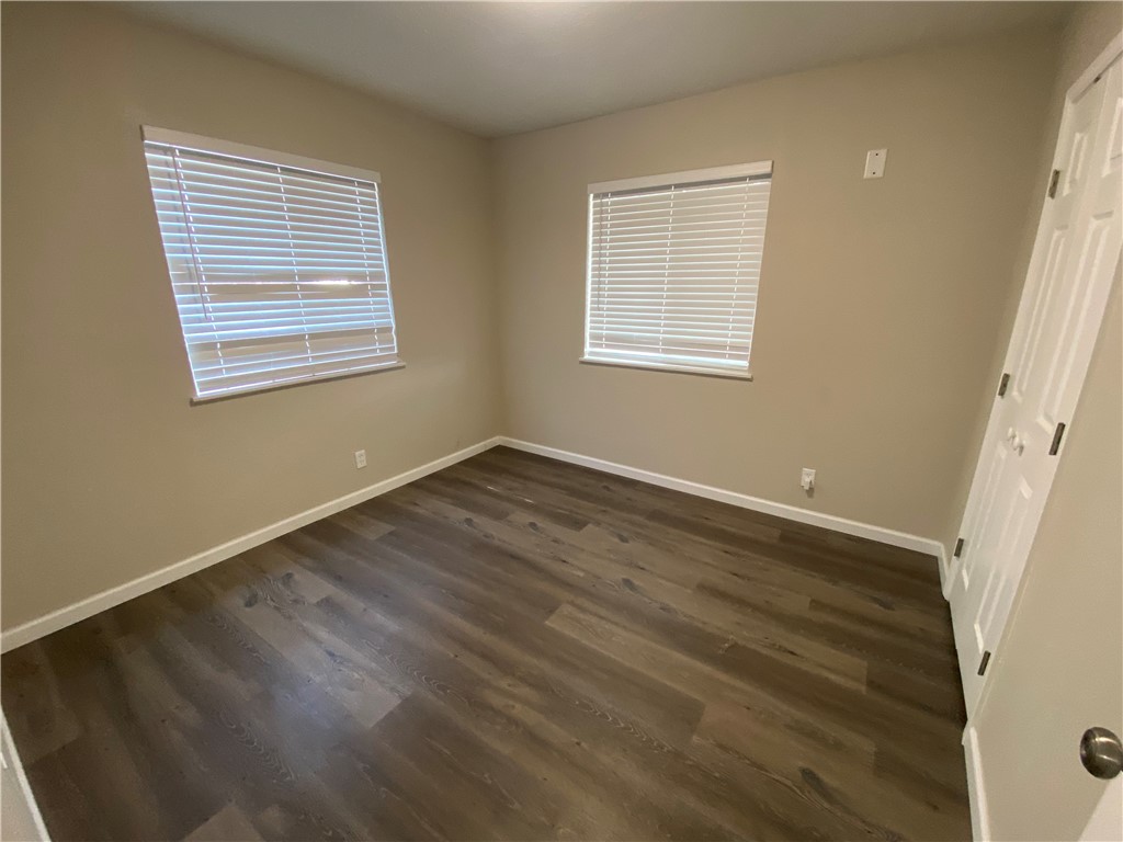 1006 Burleson St Property Photo 17