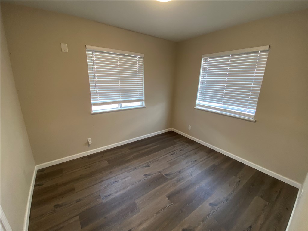 1006 Burleson St Property Photo 19