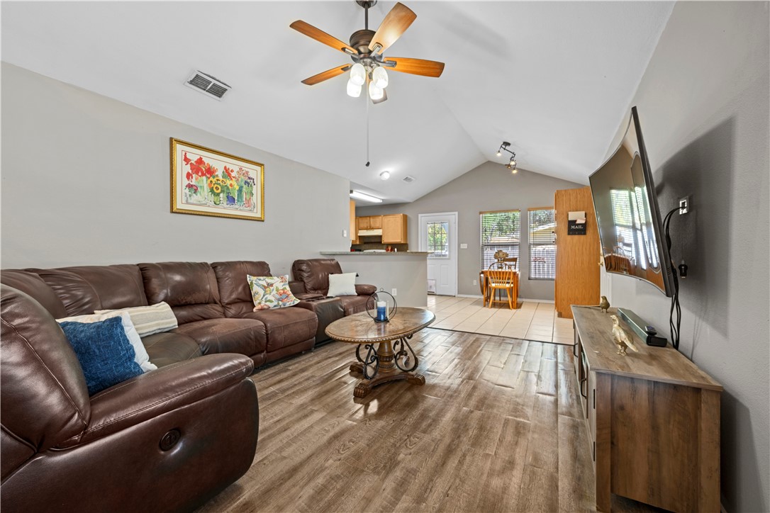 2625 Henrietta Pl Property Photo 10