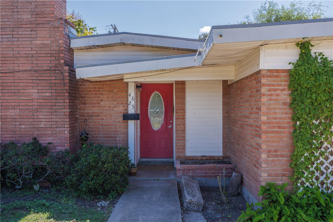 4825 Monette Dr Property Photo 1