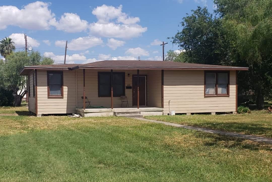 626 W Kenedy Ave Property Photo 1