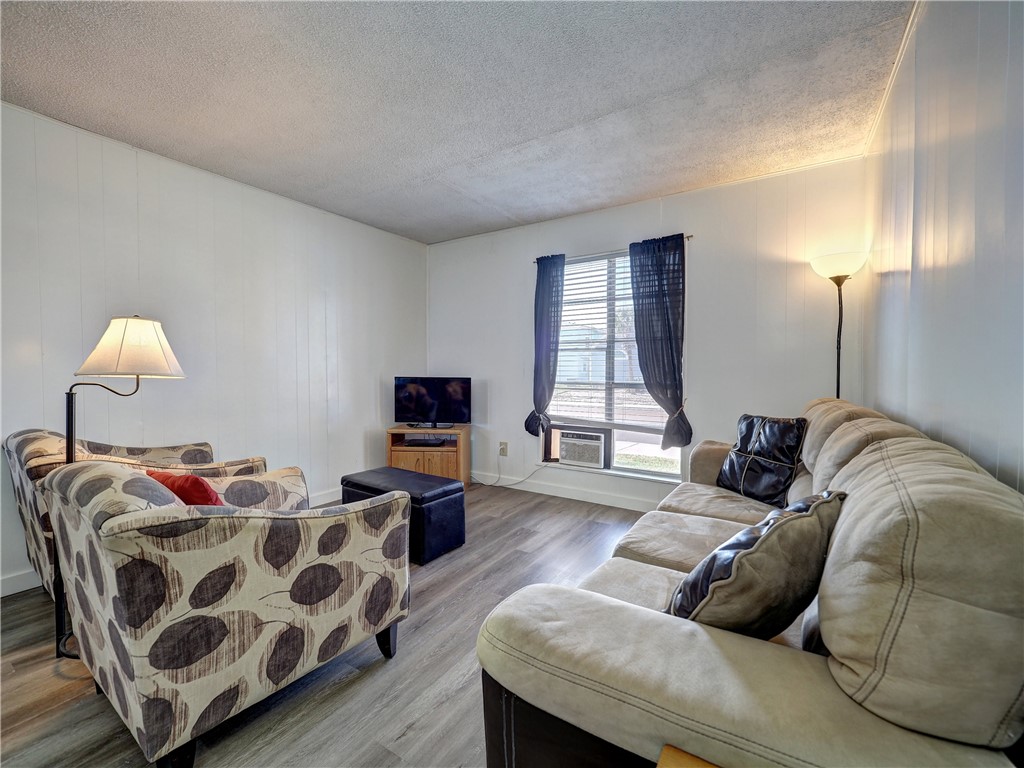 2025 S 11th St 1 Property Photo 6