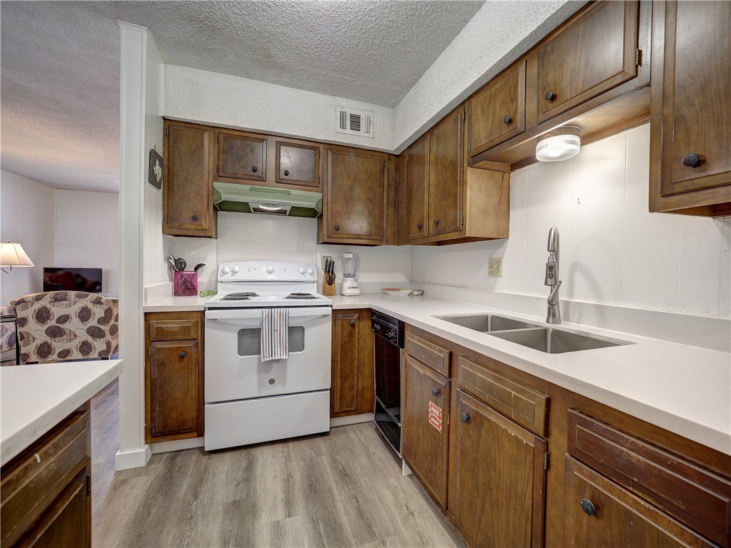 2025 S 11th St 1 Property Photo 7