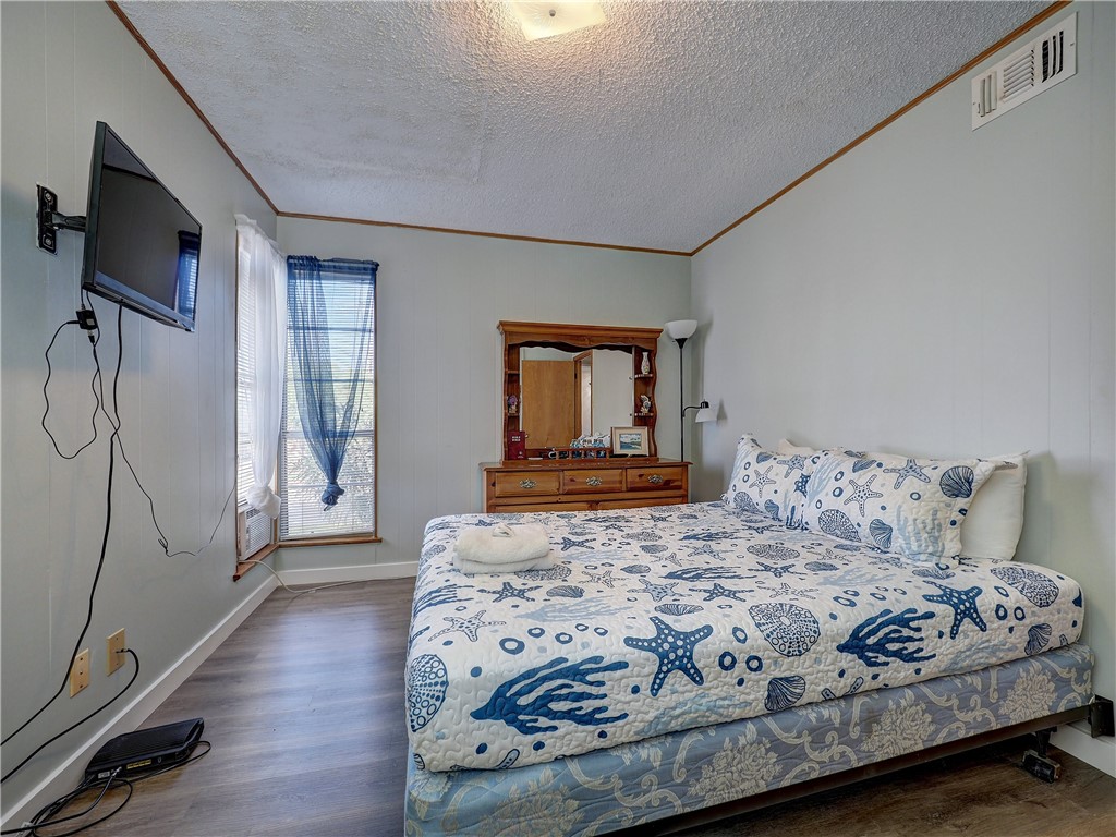 2025 S 11th St 1 Property Photo 13