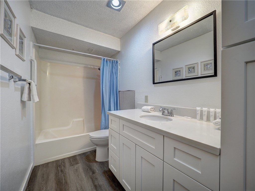 2025 S 11th St 1 Property Photo 17