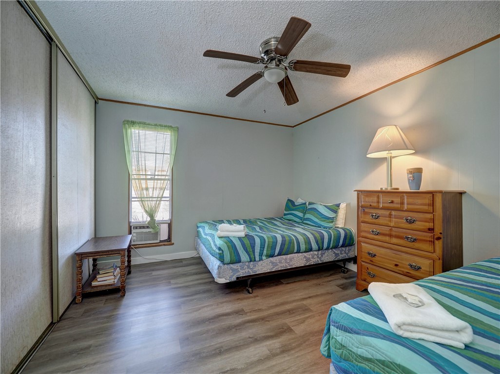 2025 S 11th St 1 Property Photo 18