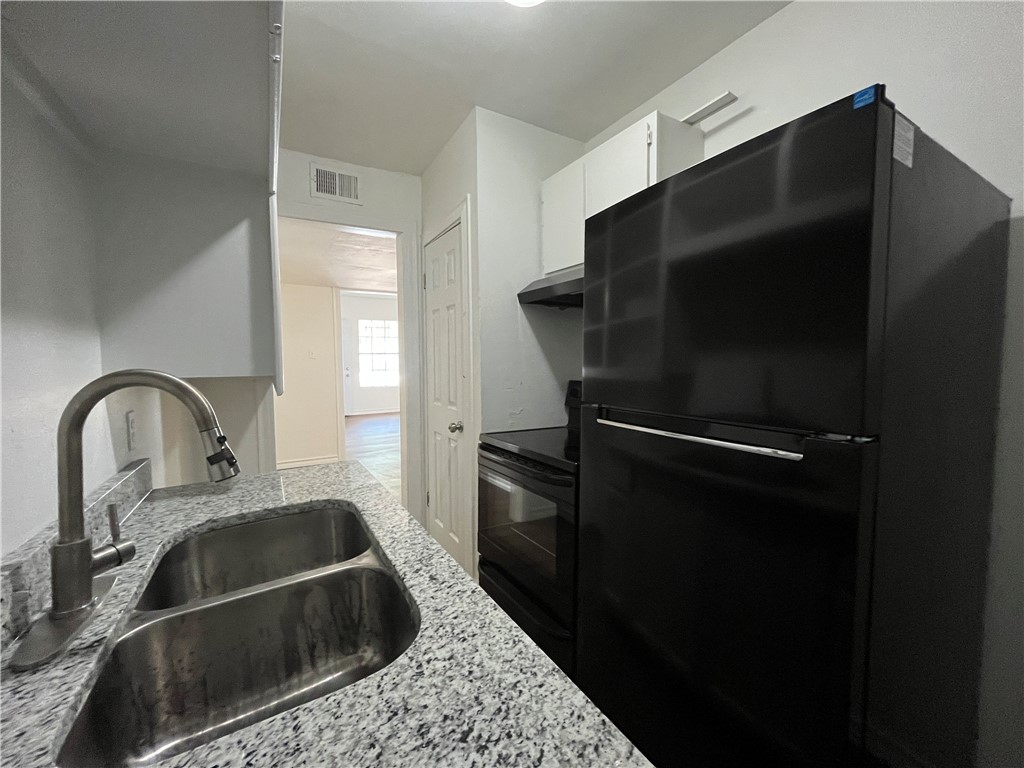 907 Elizabeth St 2 Property Photo 7