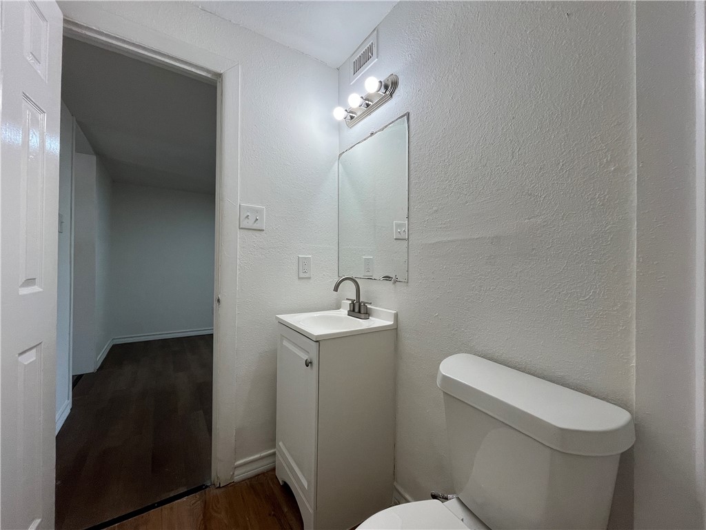 907 Elizabeth St 2 Property Photo 9
