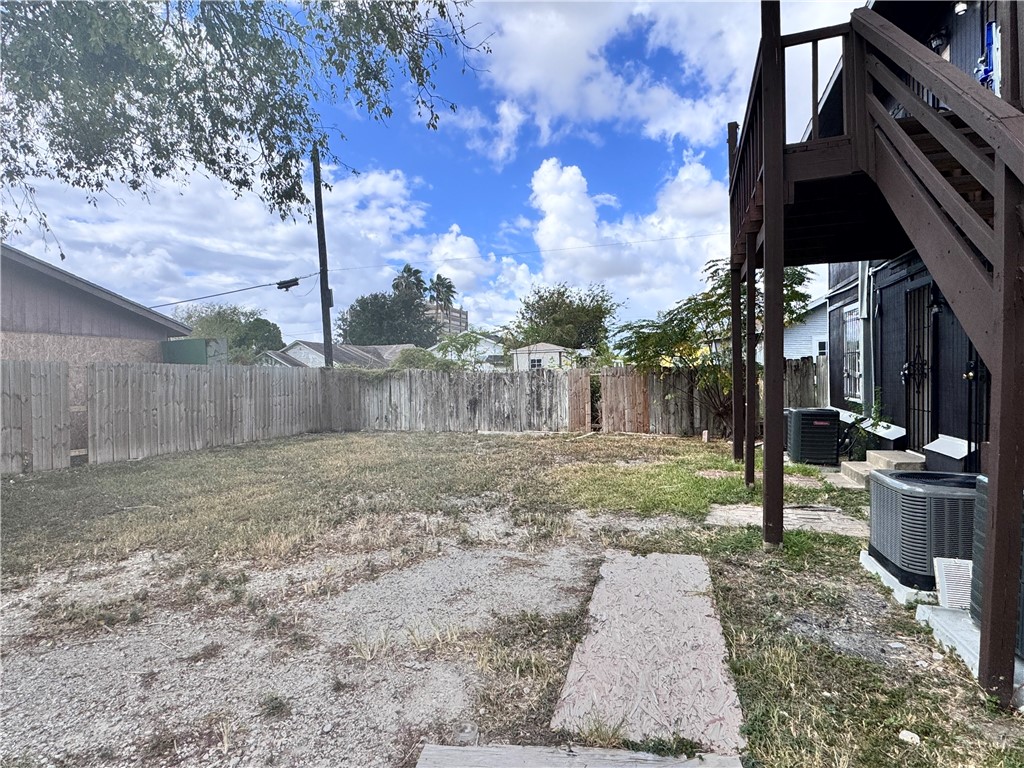 907 Elizabeth St 1 Property Photo 10