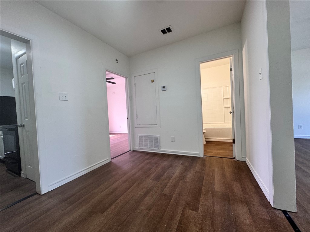 907 Elizabeth St 4 Property Photo 5