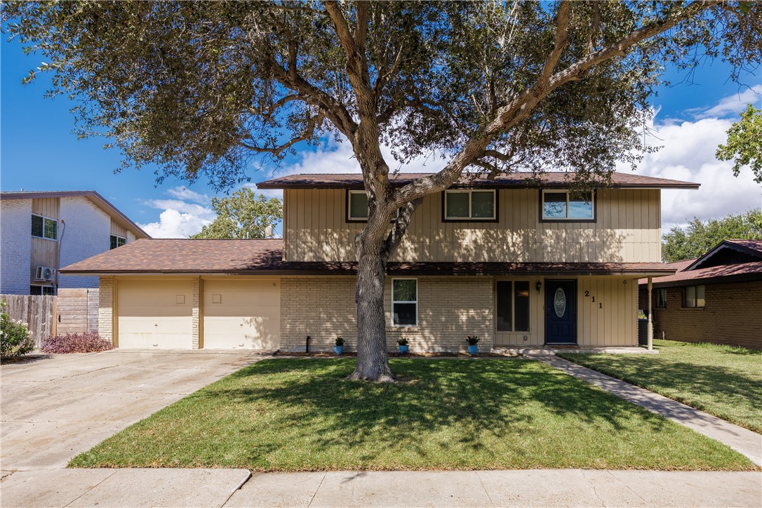 211 Ghent Pl Property Photo 1