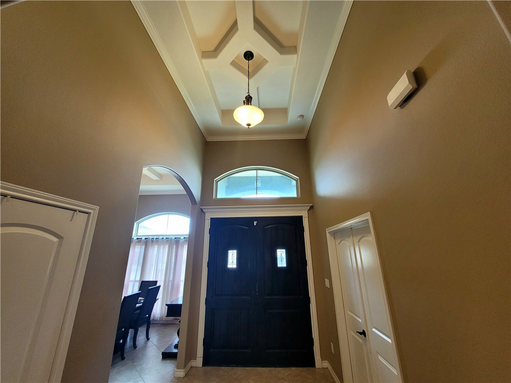 7505 S Lake Dr Property Photo 6