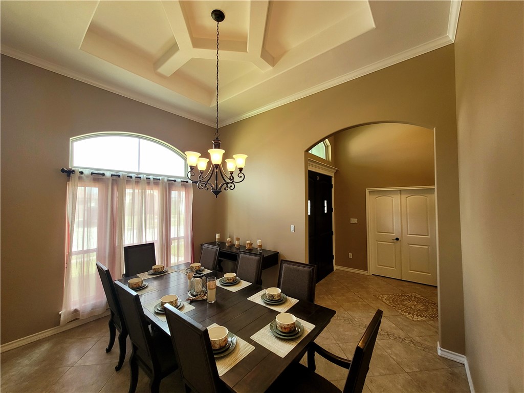 7505 S Lake Dr Property Photo 8