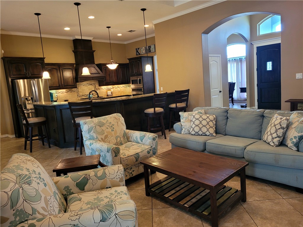 7505 S Lake Dr Property Photo 9