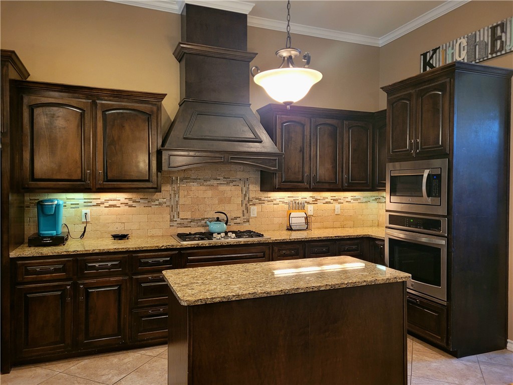 7505 S Lake Dr Property Photo 12