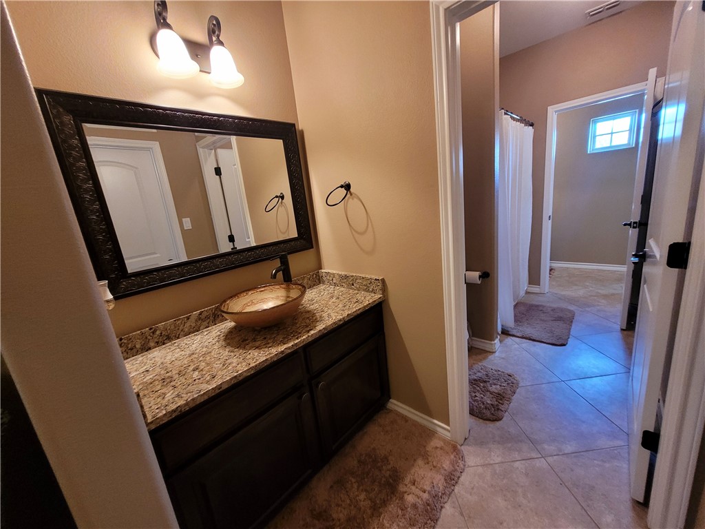 7505 S Lake Dr Property Photo 22