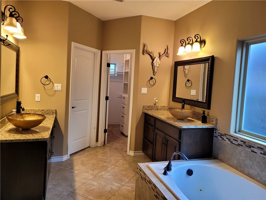 7505 S Lake Dr Property Photo 24