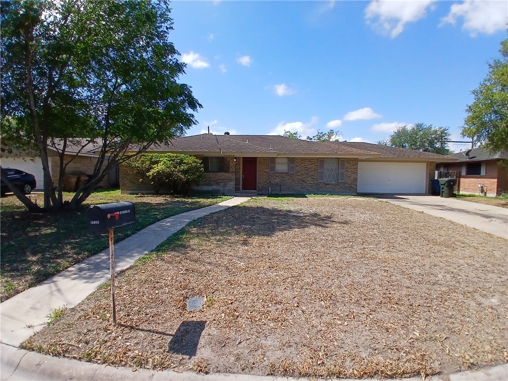 10745 Kingwood Dr Property Photo 1