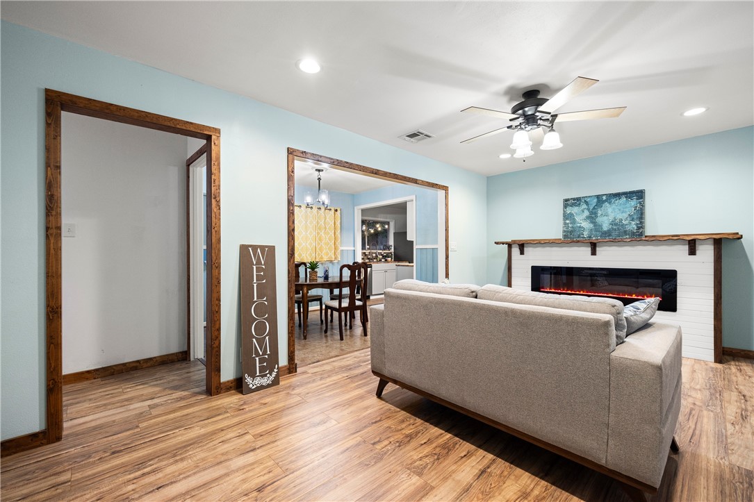 4405 Totton Dr Property Photo 4