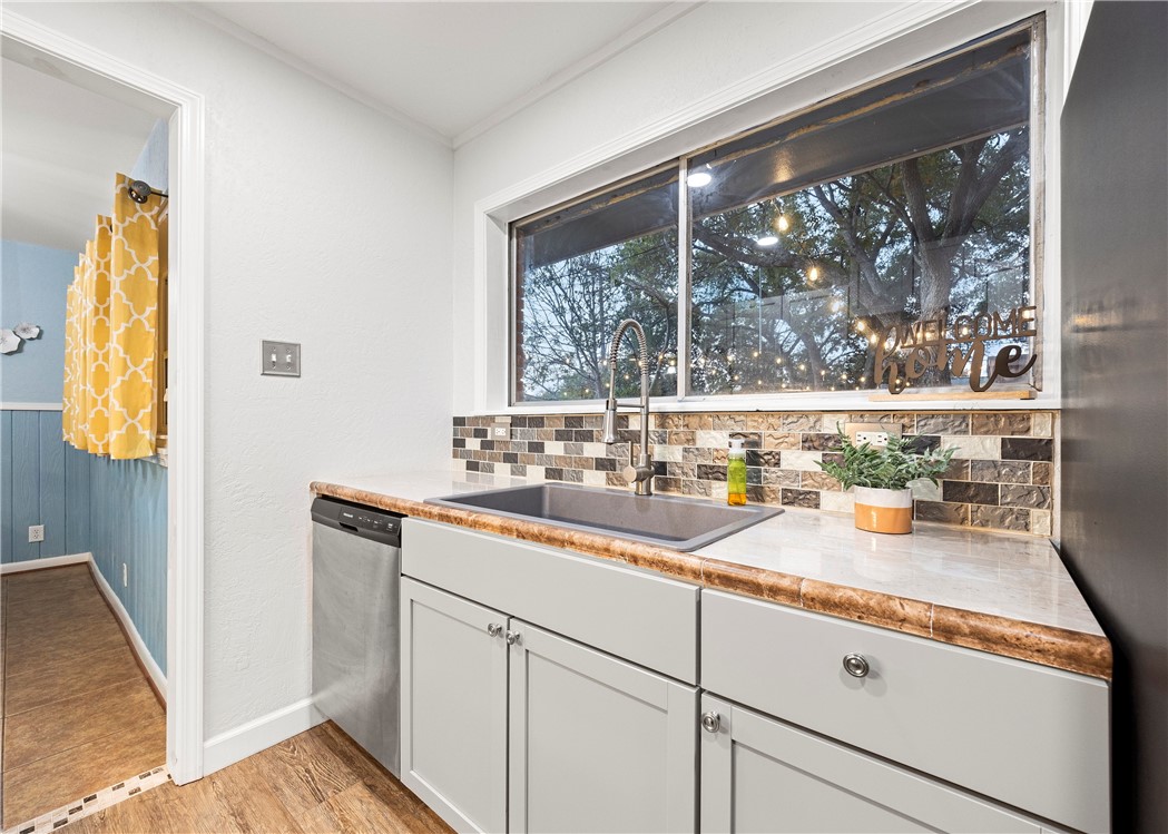 4405 Totton Dr Property Photo 9