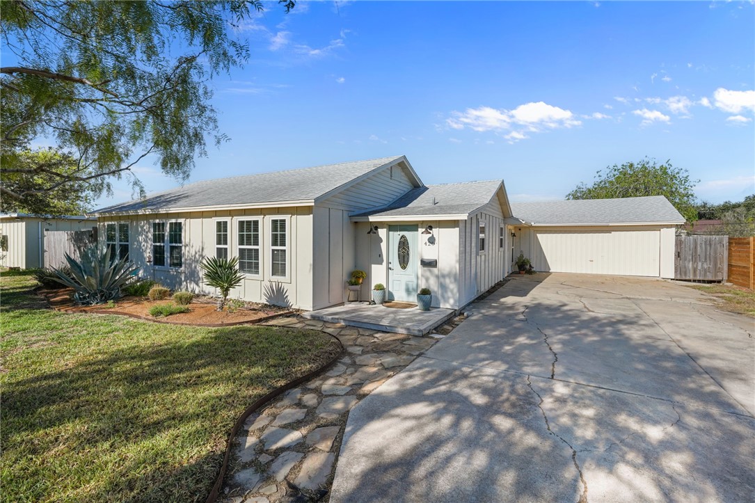 420 Homecrest St Property Photo 2